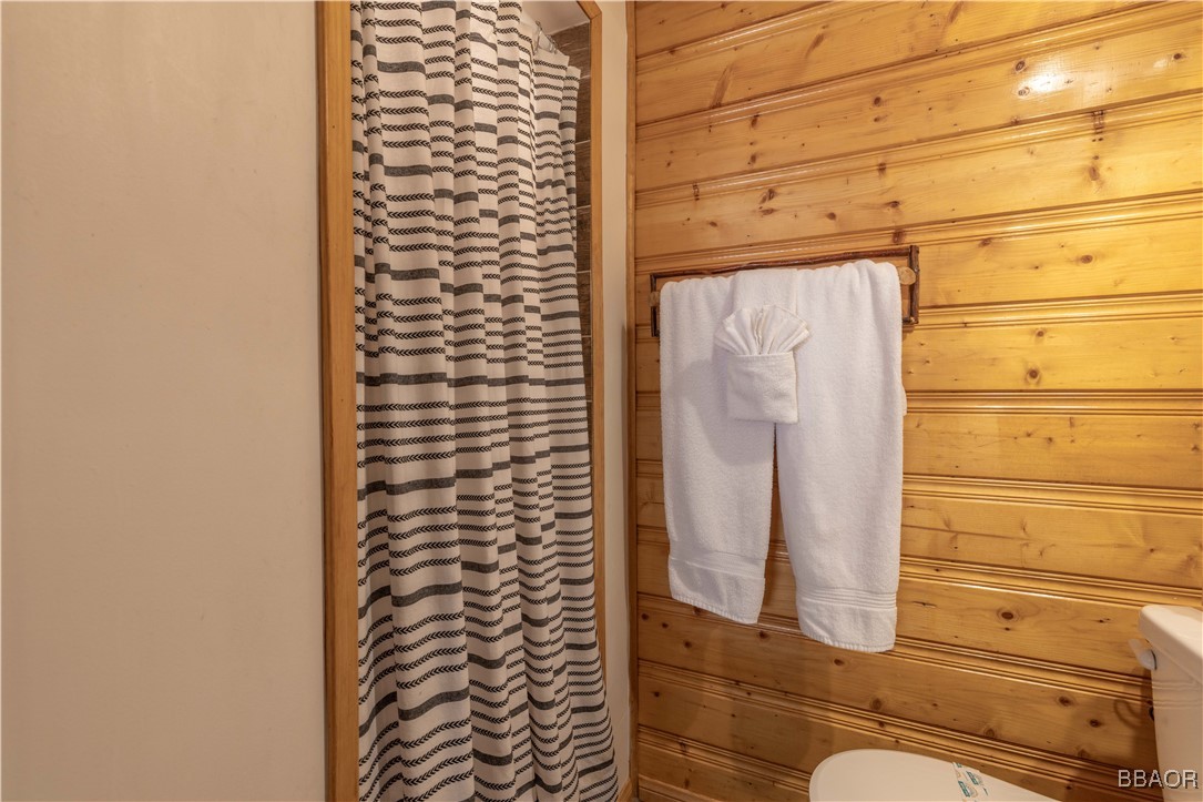 796 Silver Tip Drive Property Photo 13