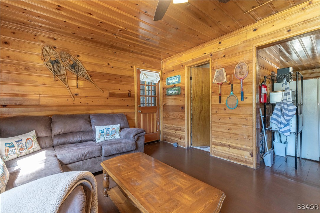 796 Silver Tip Drive Property Photo 16