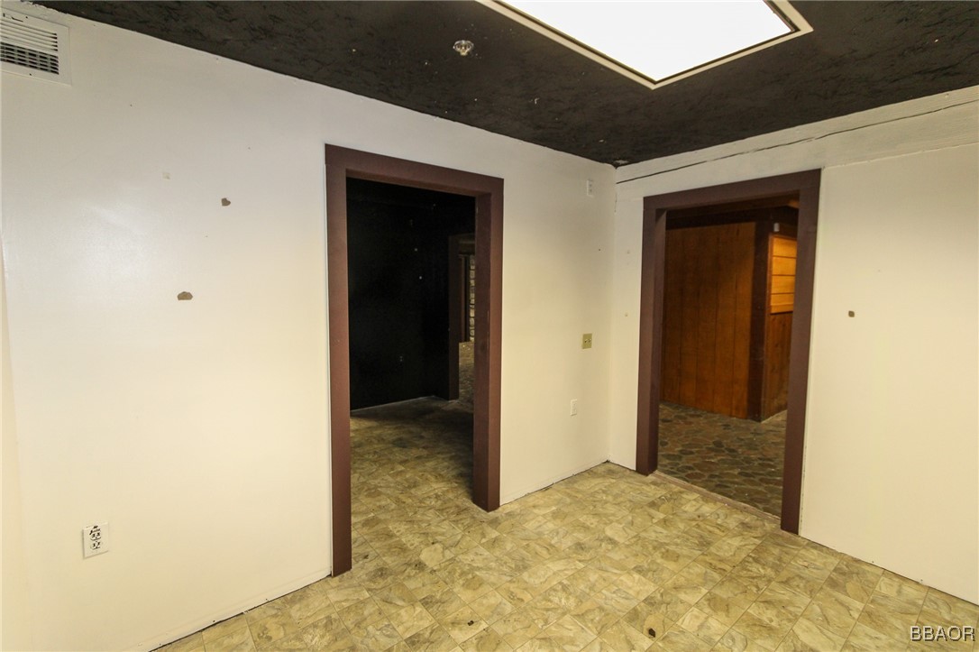 40729 Village Drive 6 Property Photo 29