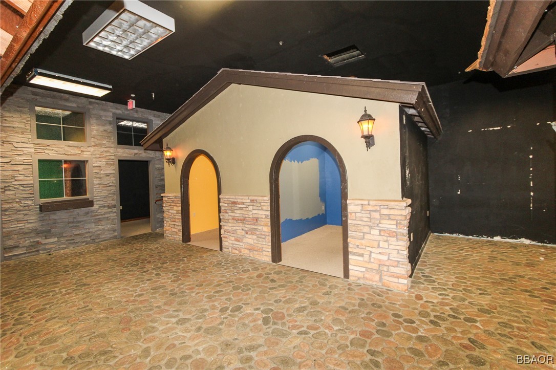 40729 Village Drive 6 Property Photo 30