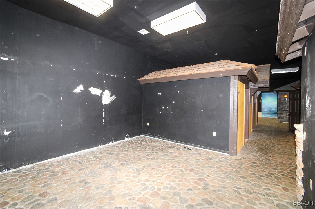 40729 Village Drive 6 Property Photo 32
