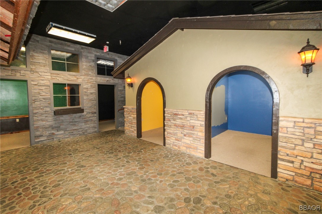 40729 Village Drive 6 Property Photo 34