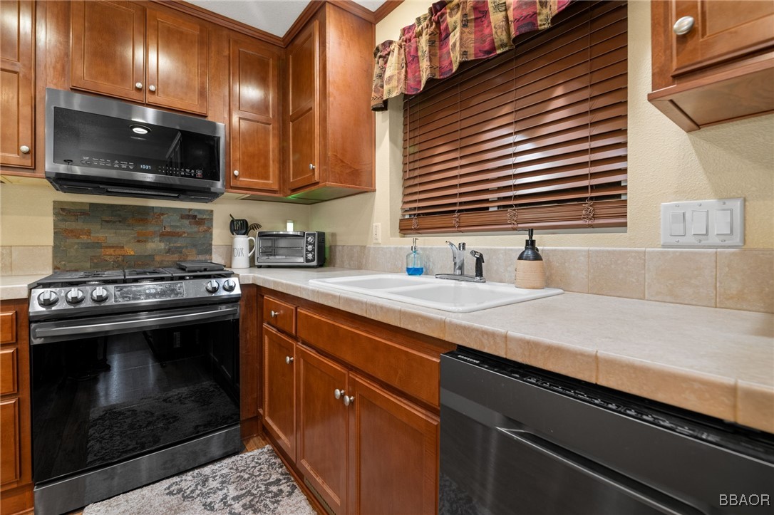 391 Montclair Drive 99 Property Photo 14