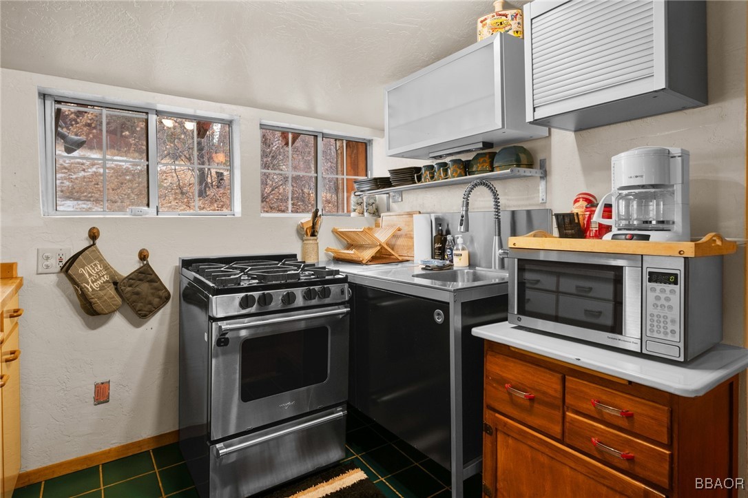 544 Talmadge Road Property Photo 12
