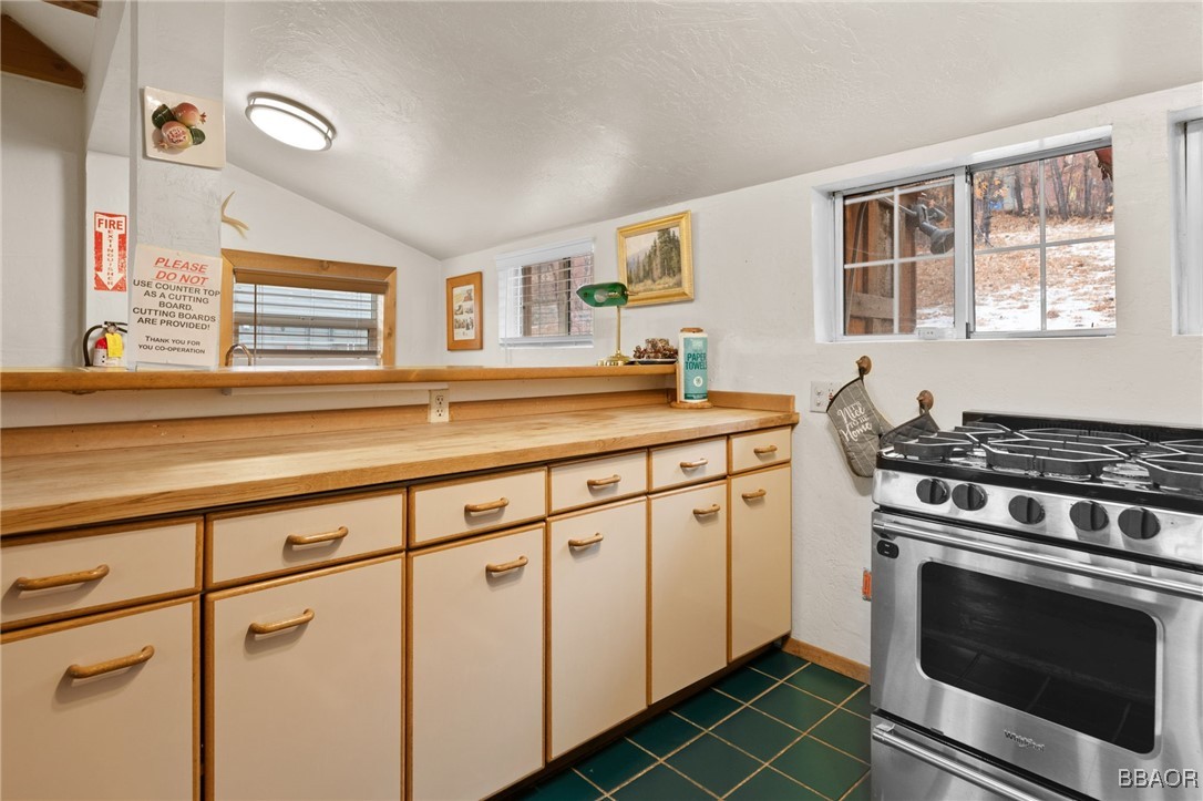 544 Talmadge Road Property Photo 13