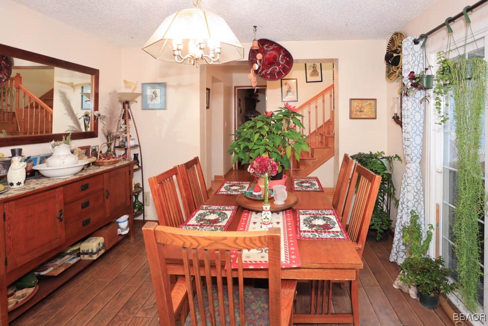 1018 Feather Mountain Drive Property Photo 17