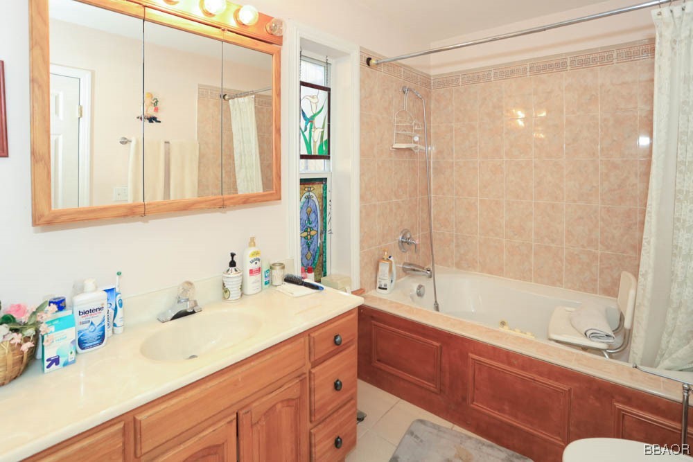 1018 Feather Mountain Drive Property Photo 24