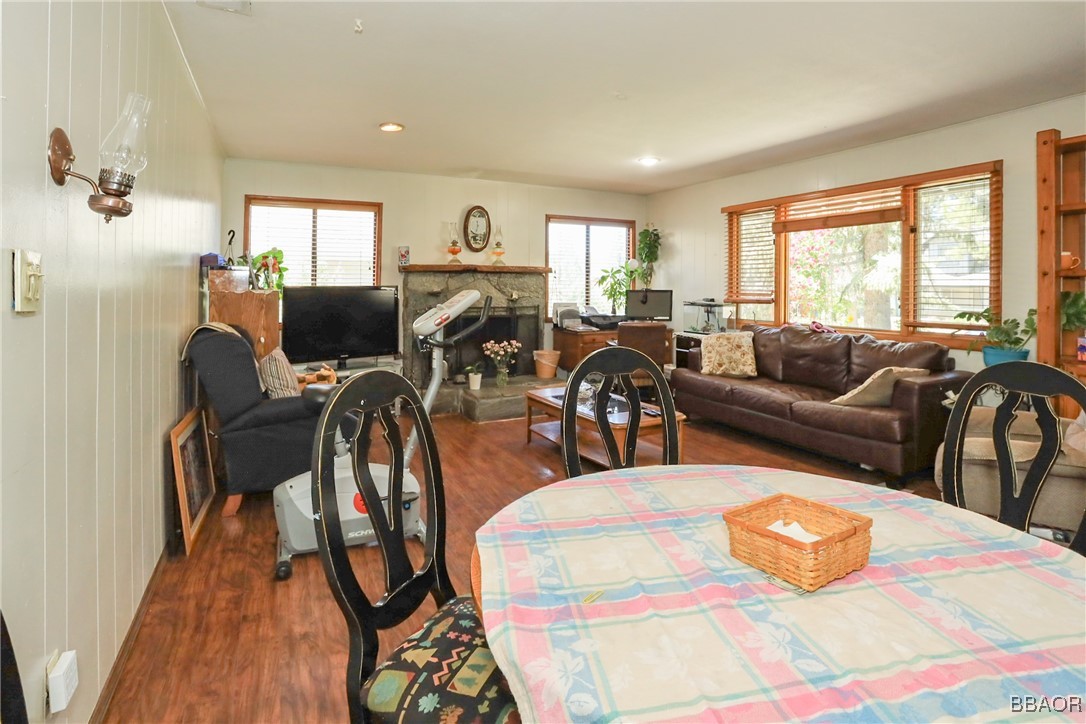 1018 Feather Mountain Drive Property Photo 42