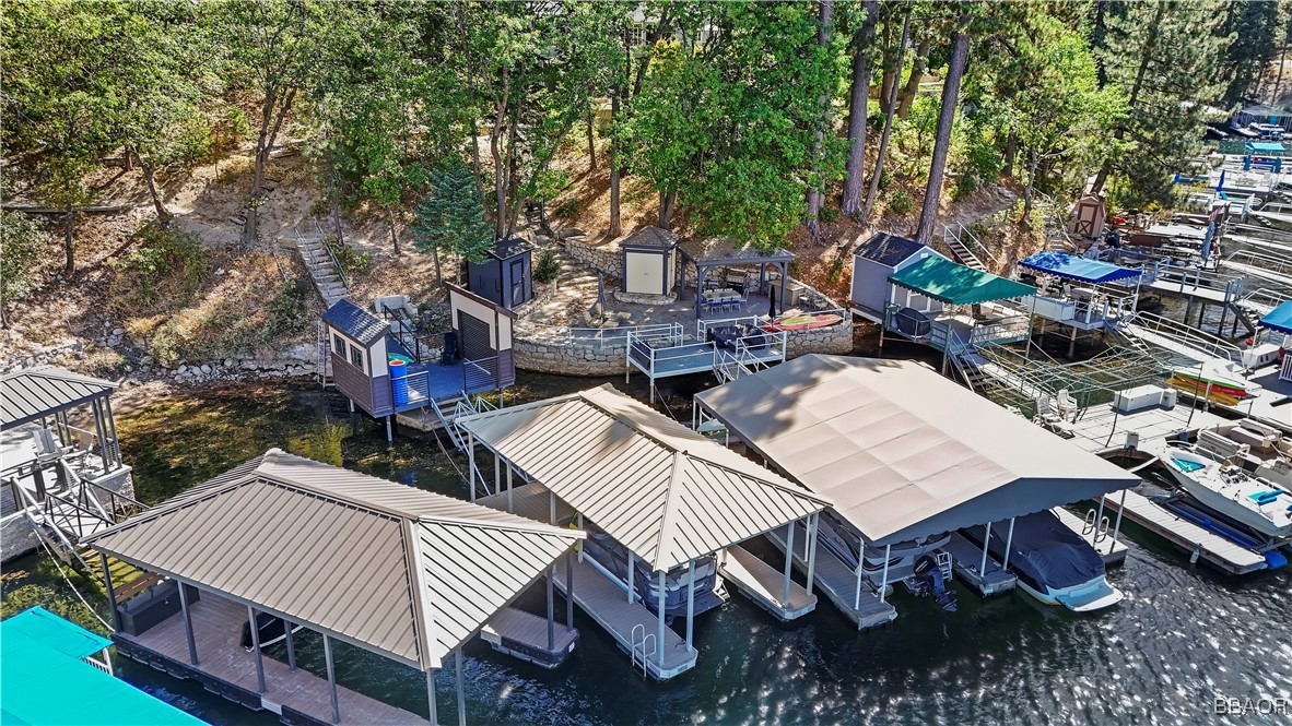 S-586 Emerald Bay Deep Water S-586 Property Photo 4