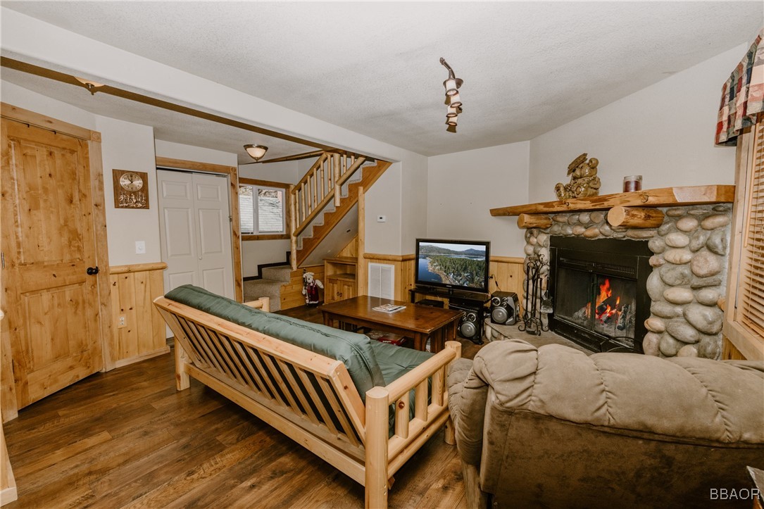 844 Victoria Property Photo 3