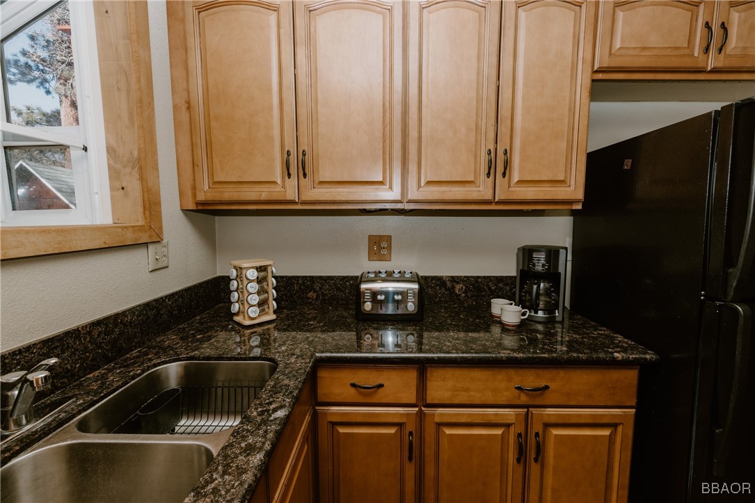 844 Victoria Property Photo 10