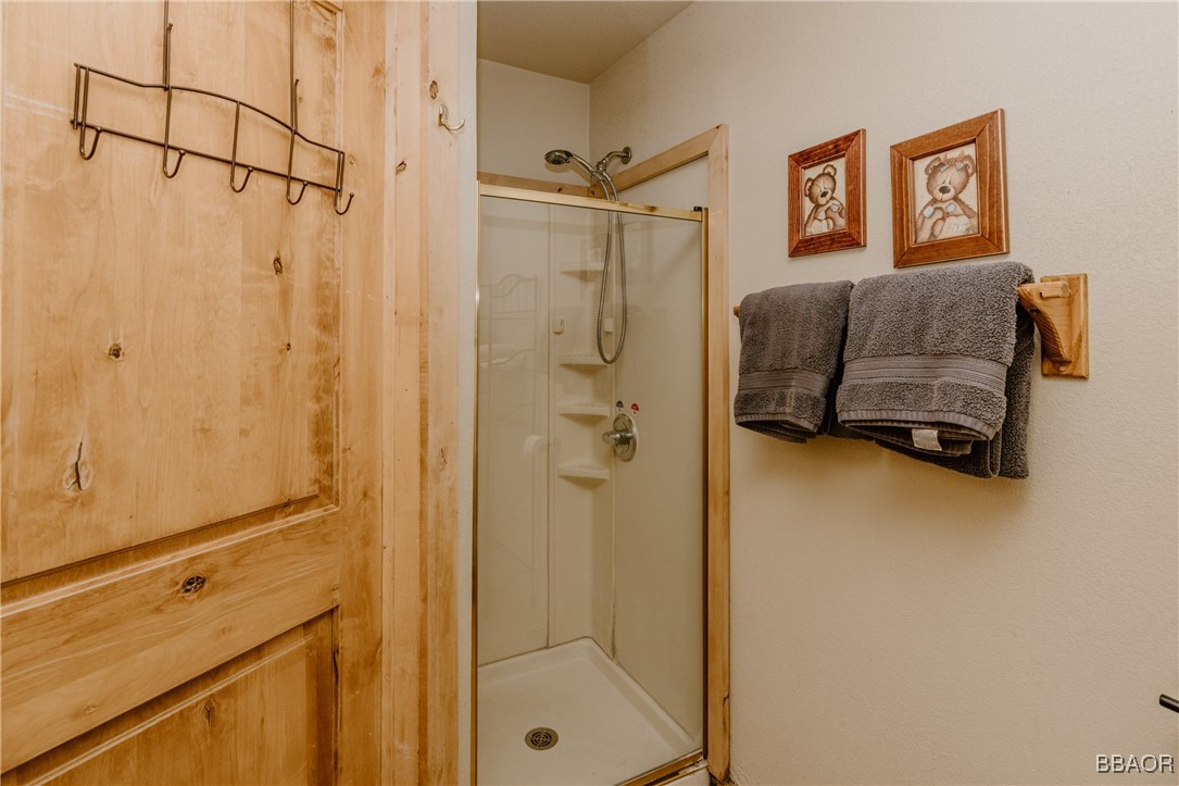 844 Victoria Property Photo 15