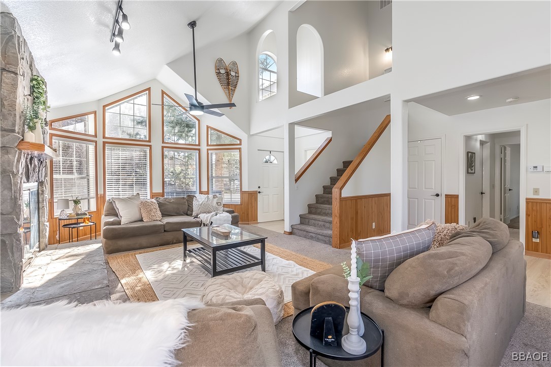 43144 Moonridge Road Property Photo 3