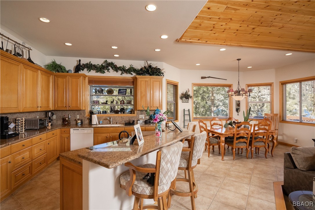 664 Cove Drive Property Photo 13