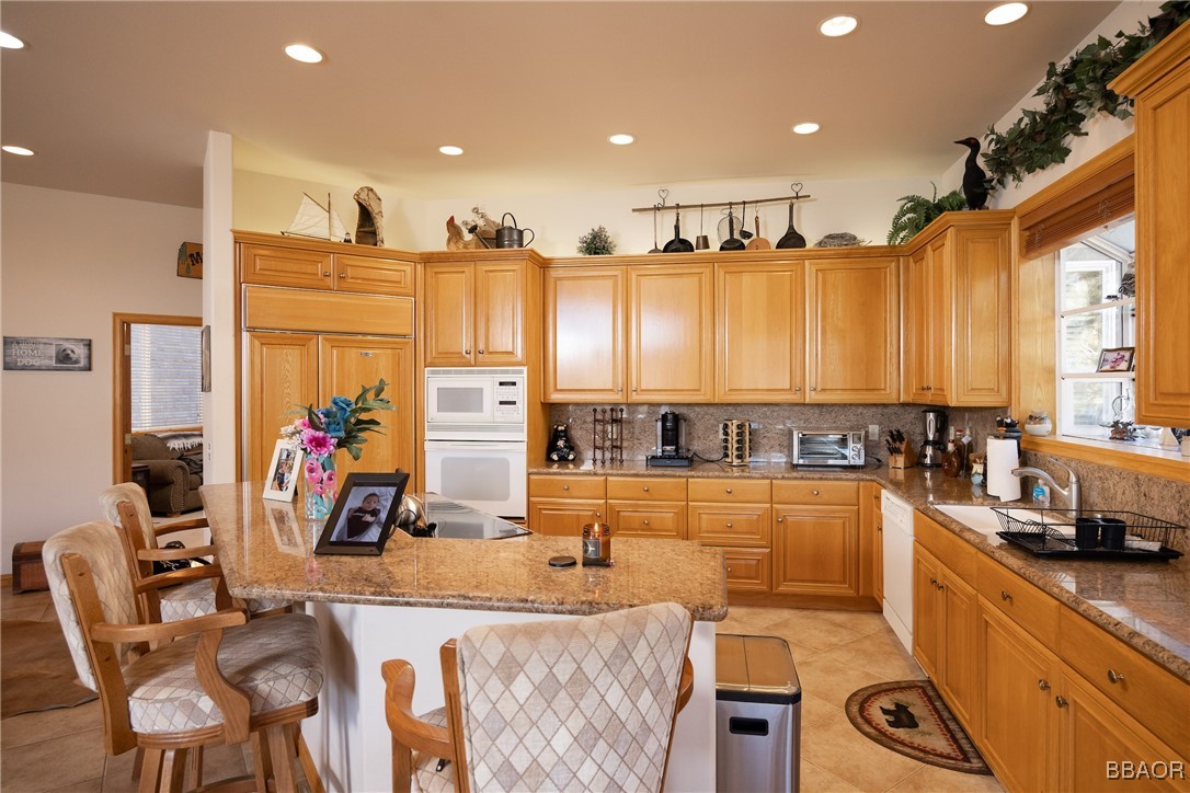 664 Cove Drive Property Photo 14