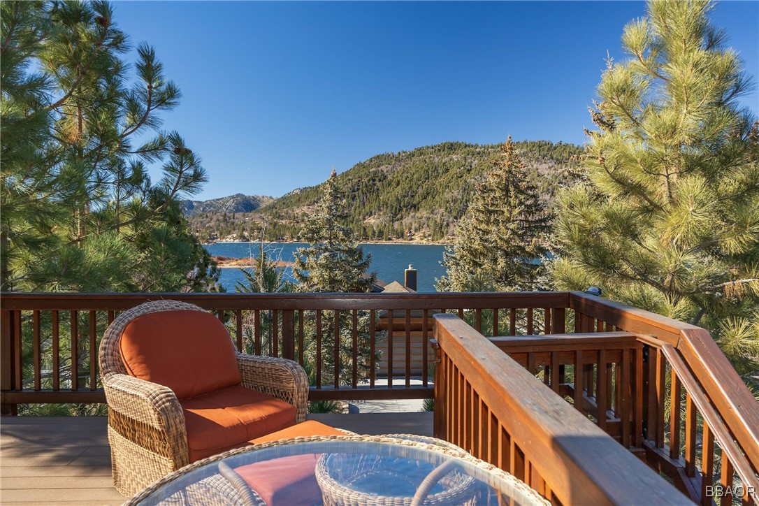664 Cove Drive Property Photo 16
