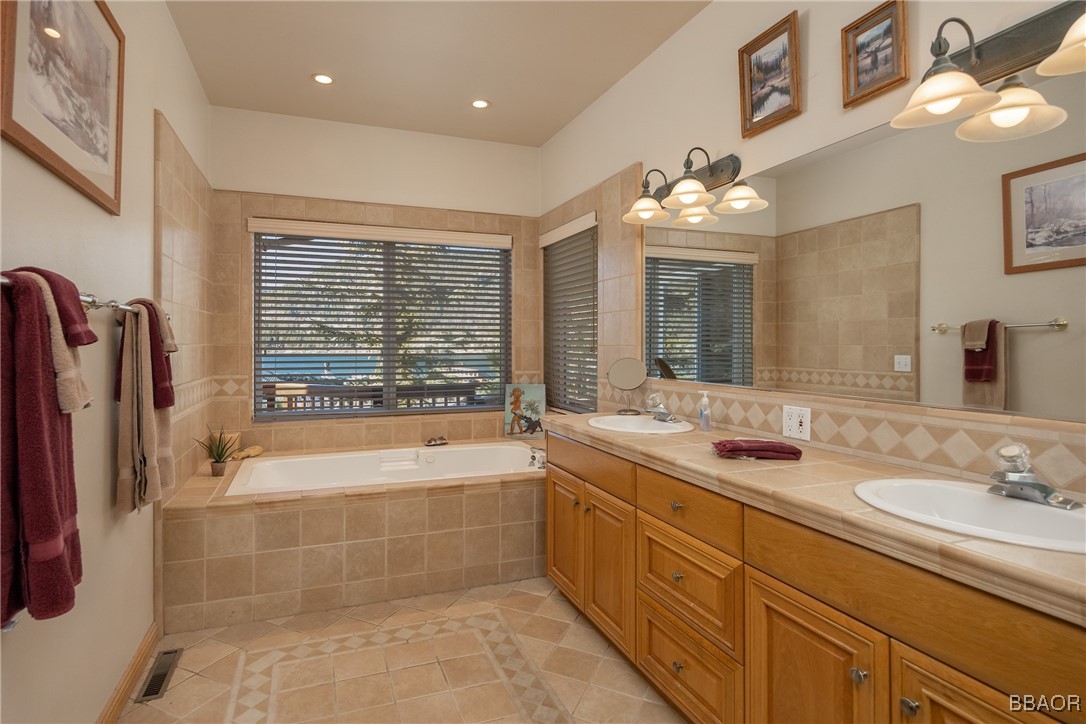 664 Cove Drive Property Photo 24