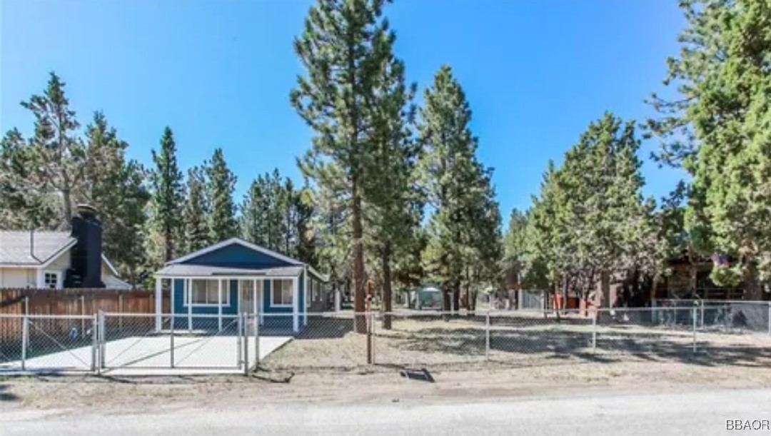 224 East Mountain View Boulevard E Property Photo 3