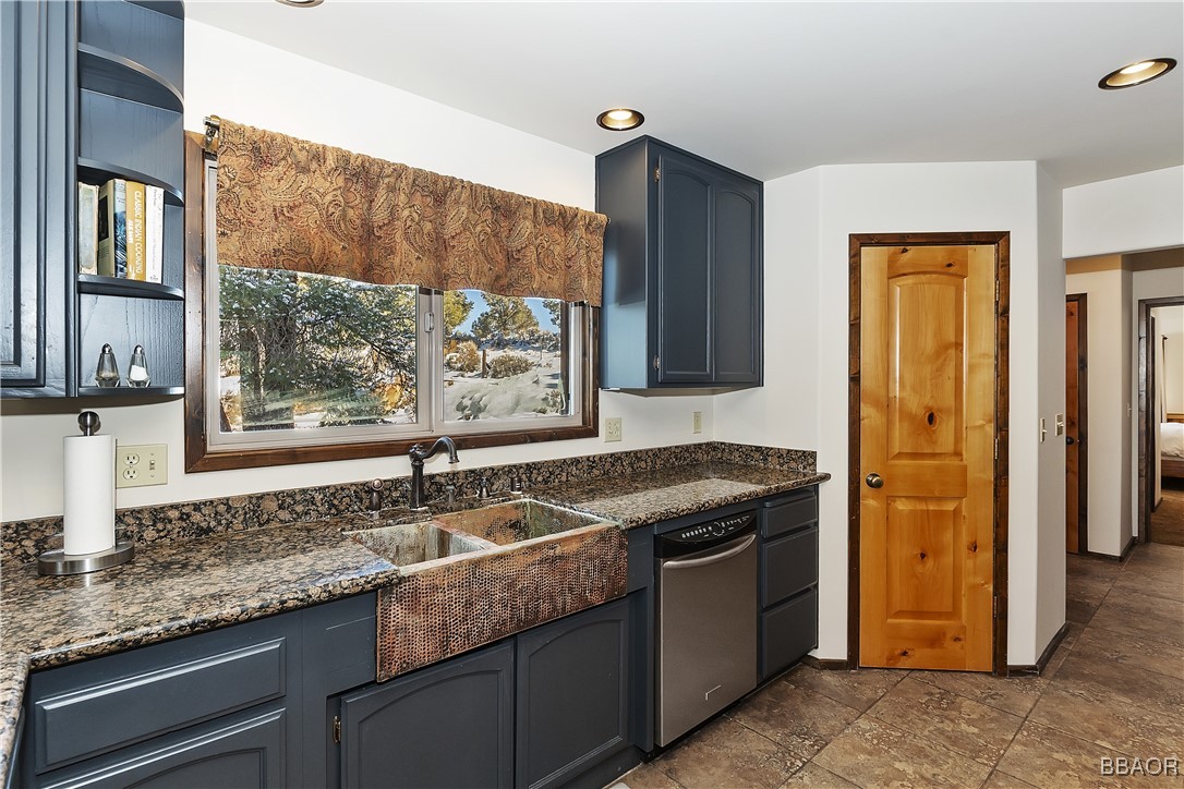 46727 Minnow Lane Property Photo 16