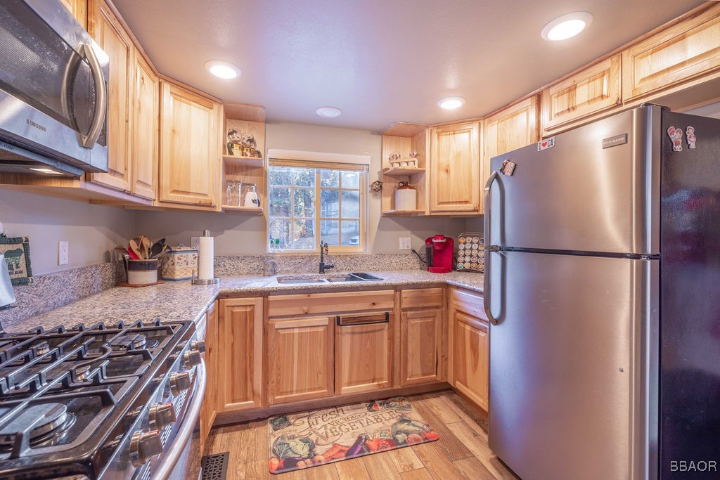 38756 Big Bear Boulevard Property Photo 5