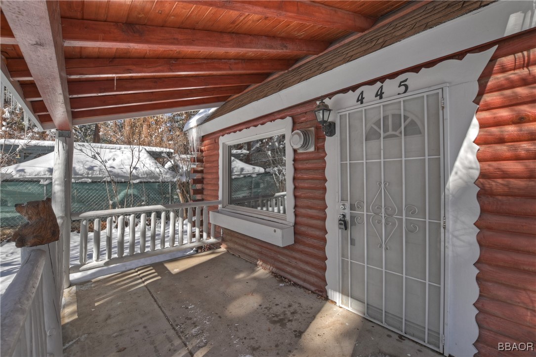 445 Barrett Way Property Photo 5