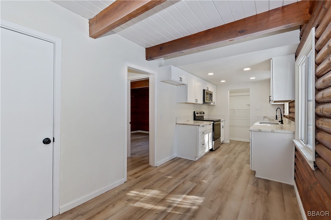 445 Barrett Way Property Photo 12