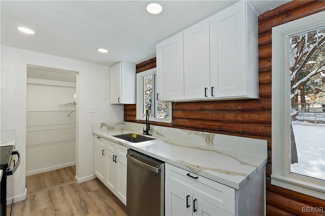 445 Barrett Way Property Photo 14