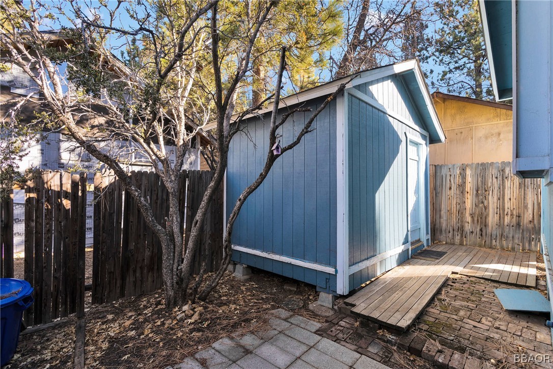 319 Santa Barbara Avenue Property Photo 19