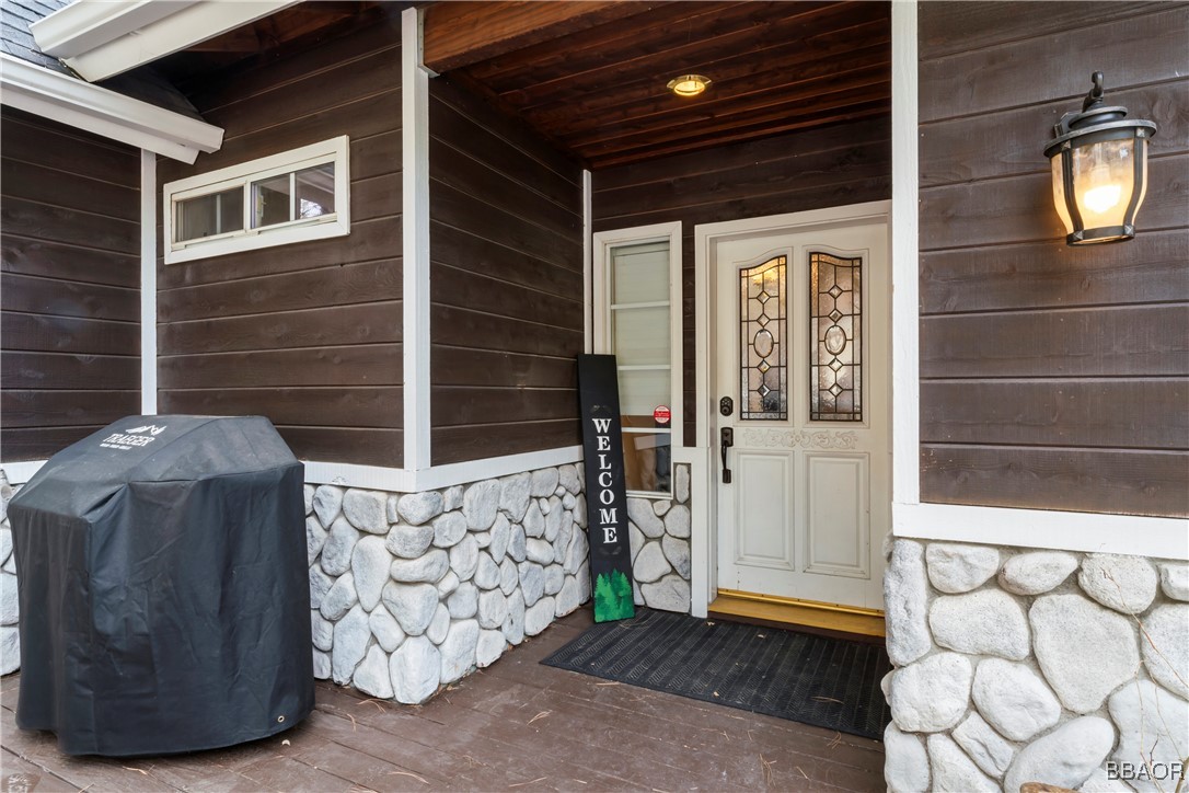 892 Breithorn Drive Property Photo 2