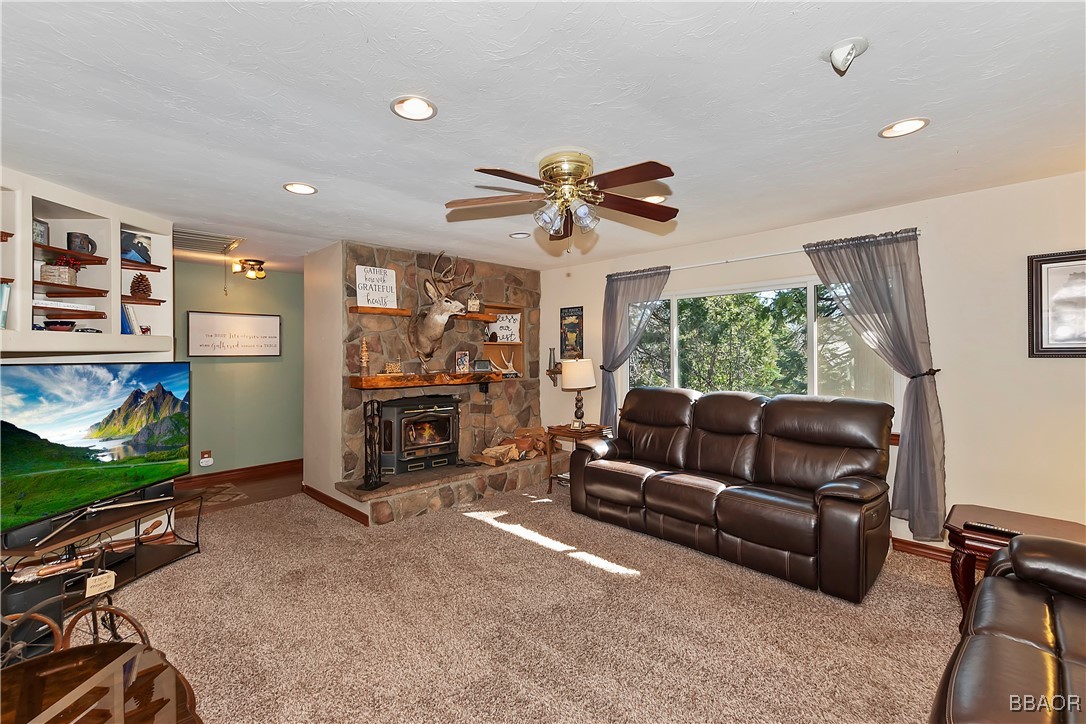 292 Heliotrope Drive Property Photo 4