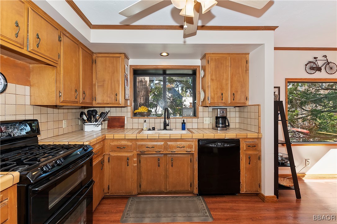 292 Heliotrope Drive Property Photo 12