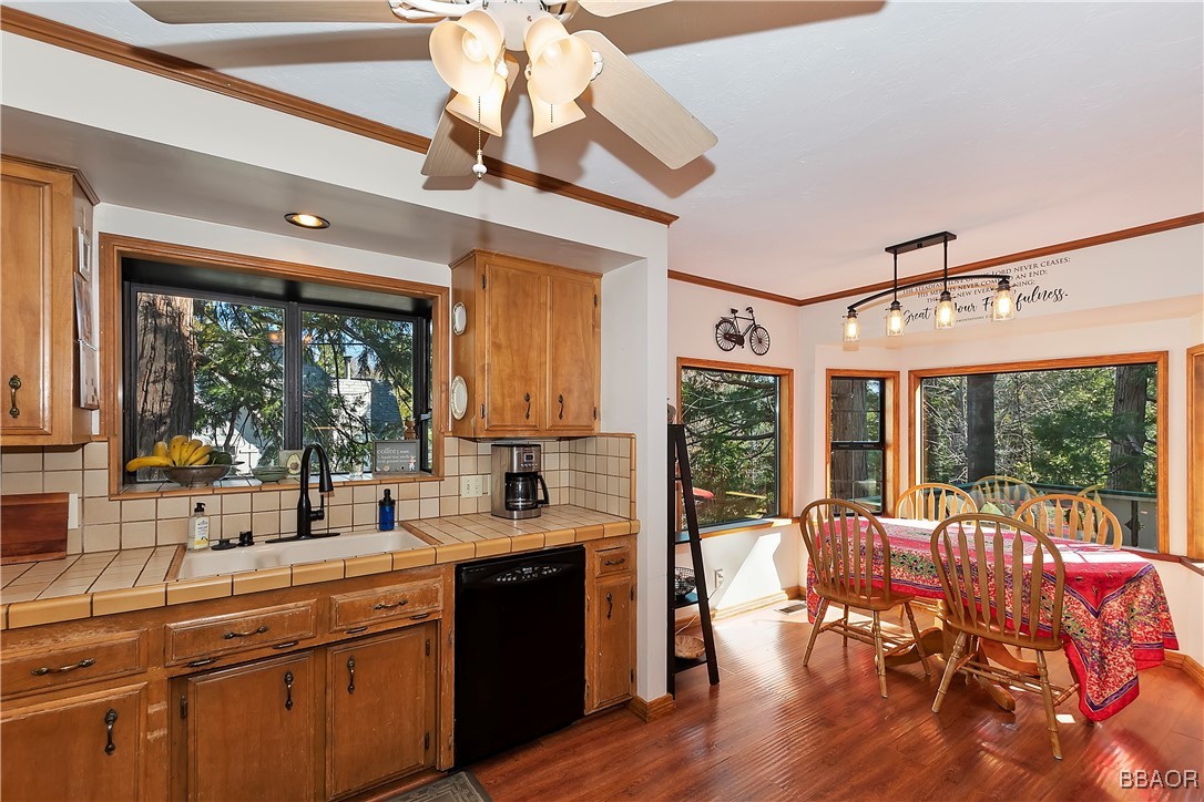 292 Heliotrope Drive Property Photo 14
