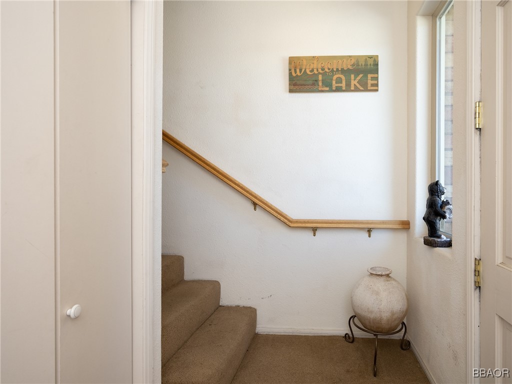 38512 North Shore Drive Property Photo 12