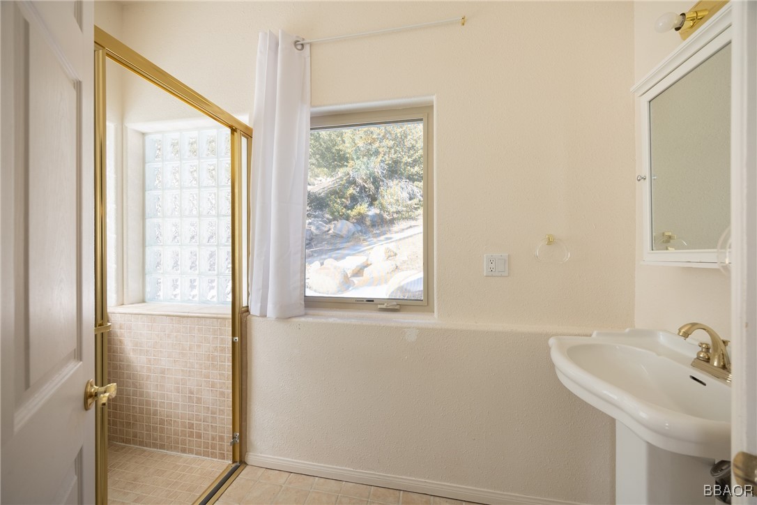 38512 North Shore Drive Property Photo 32