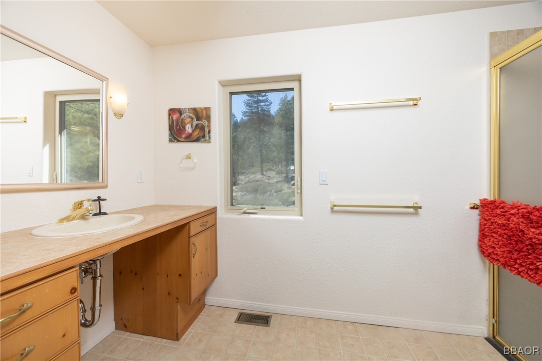 38512 North Shore Drive Property Photo 41