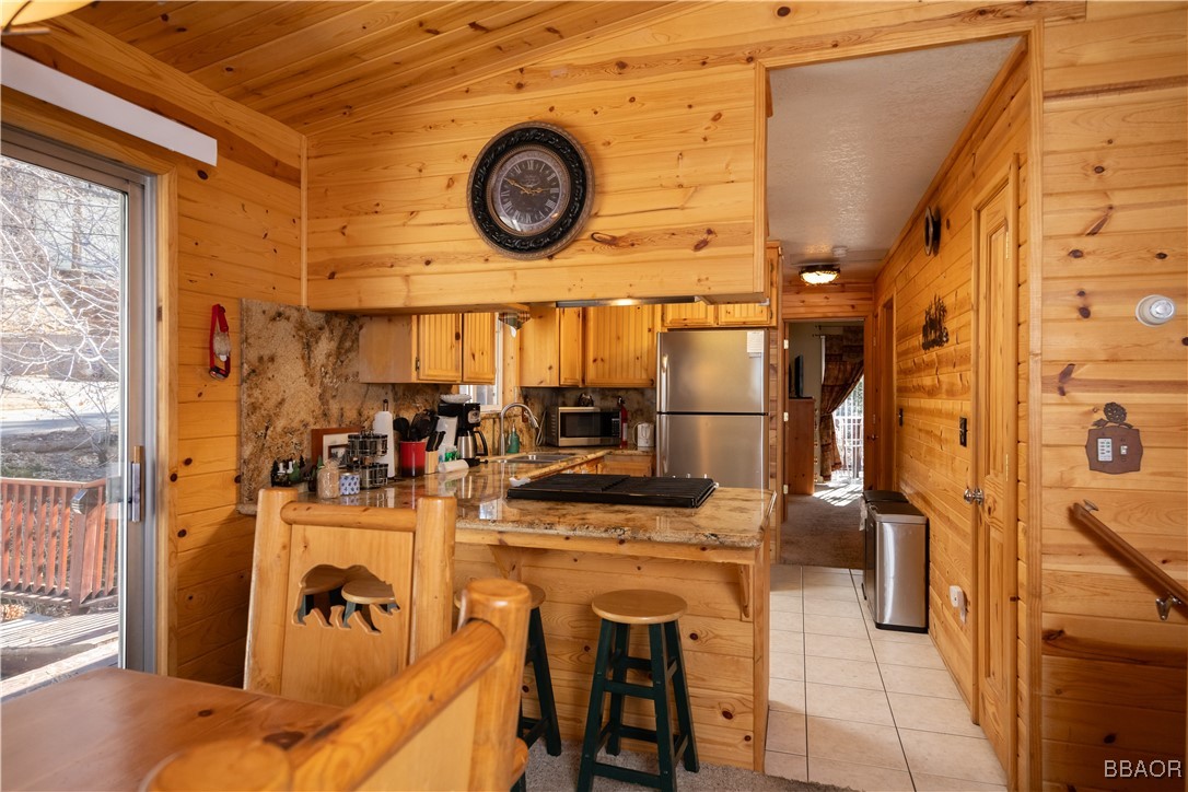 43129 Sunset Drive Property Photo 8