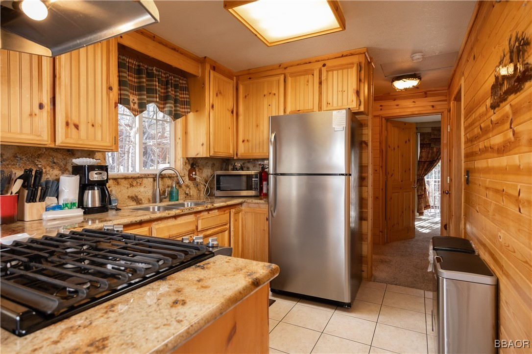 43129 Sunset Drive Property Photo 9