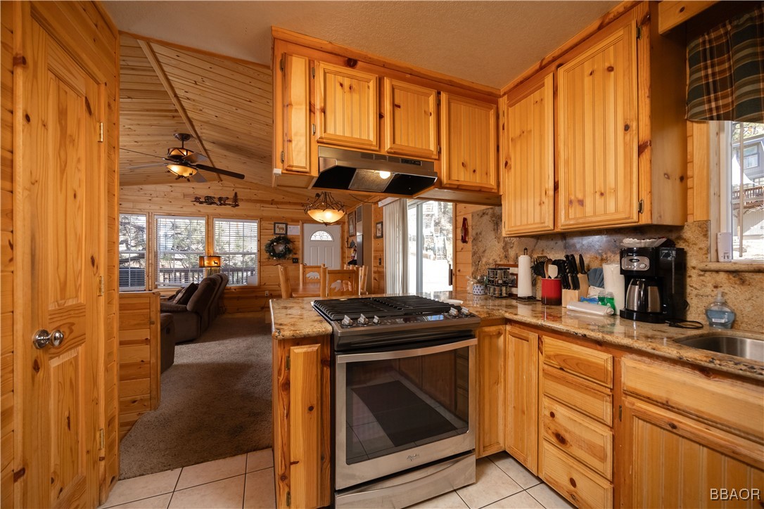 43129 Sunset Drive Property Photo 10