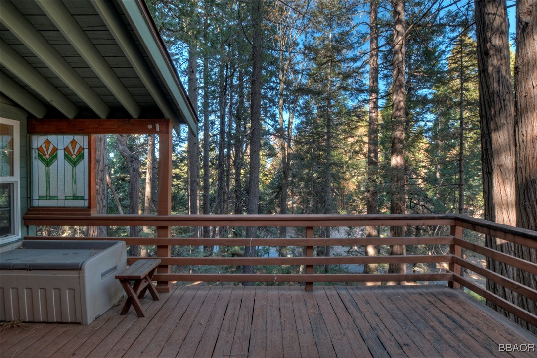 648 Crest Estates Drive Property Photo 17