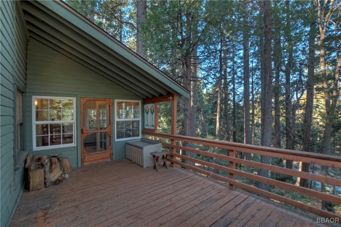 648 Crest Estates Drive Property Photo 18