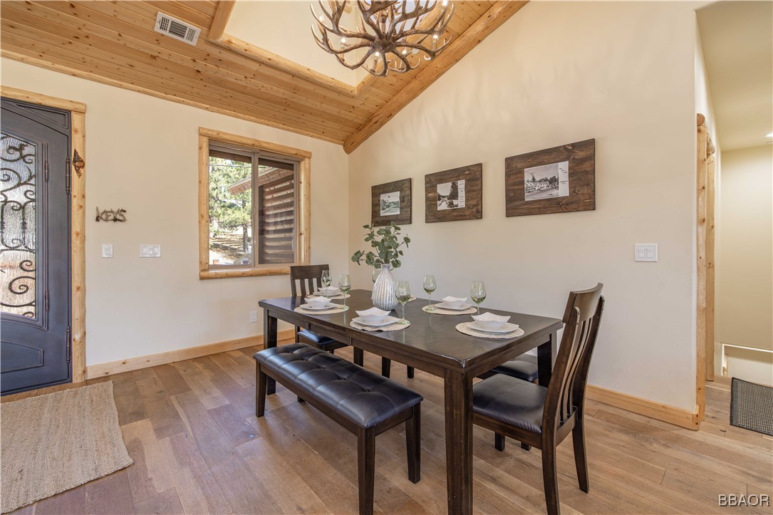 43625 Wolf Road Property Photo 14