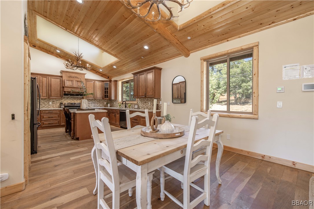 43625 Wolf Road Property Photo 17