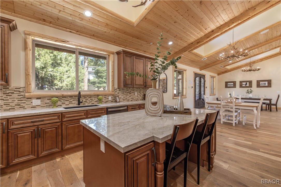 43625 Wolf Road Property Photo 22