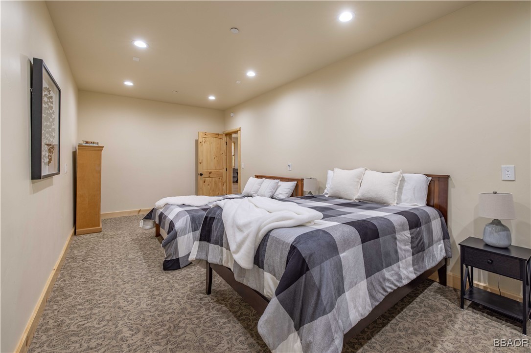 43625 Wolf Road Property Photo 44