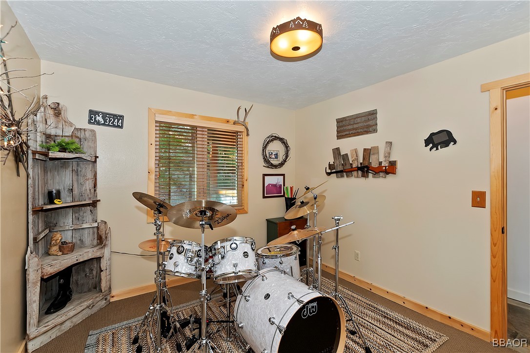 385 Iris Drive Property Photo 39