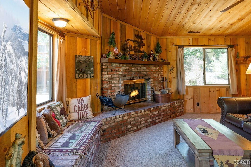 961 Villa Grove Avenue Property Photo 24