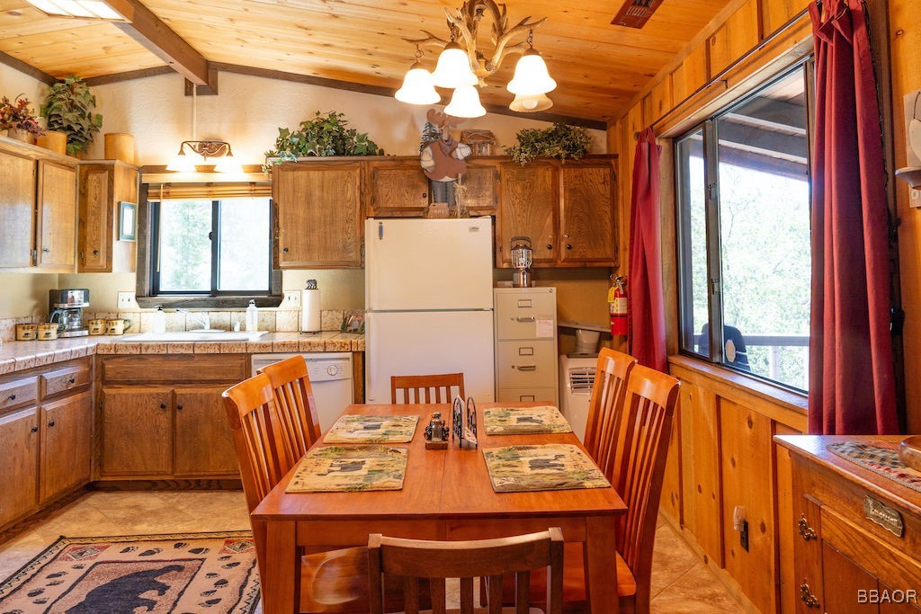 961 Villa Grove Avenue Property Photo 34