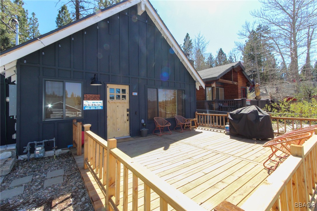 42585 Falcon Avenue Property Photo 2