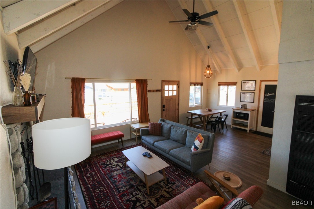42585 Falcon Avenue Property Photo 3