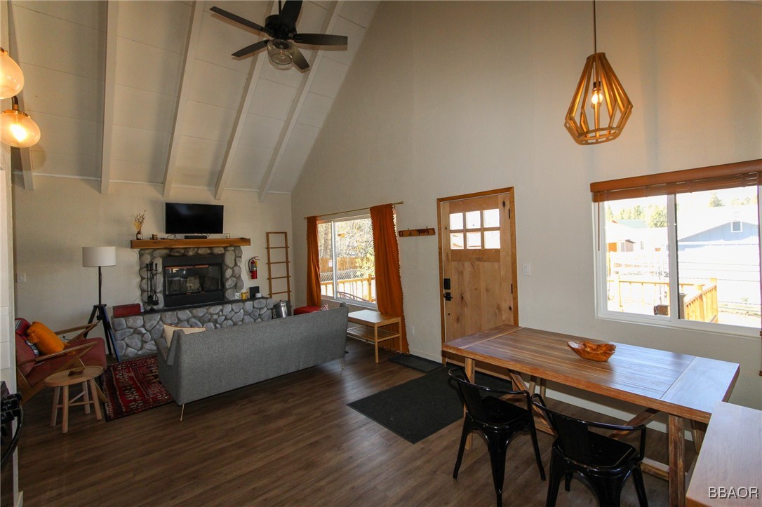 42585 Falcon Avenue Property Photo 9
